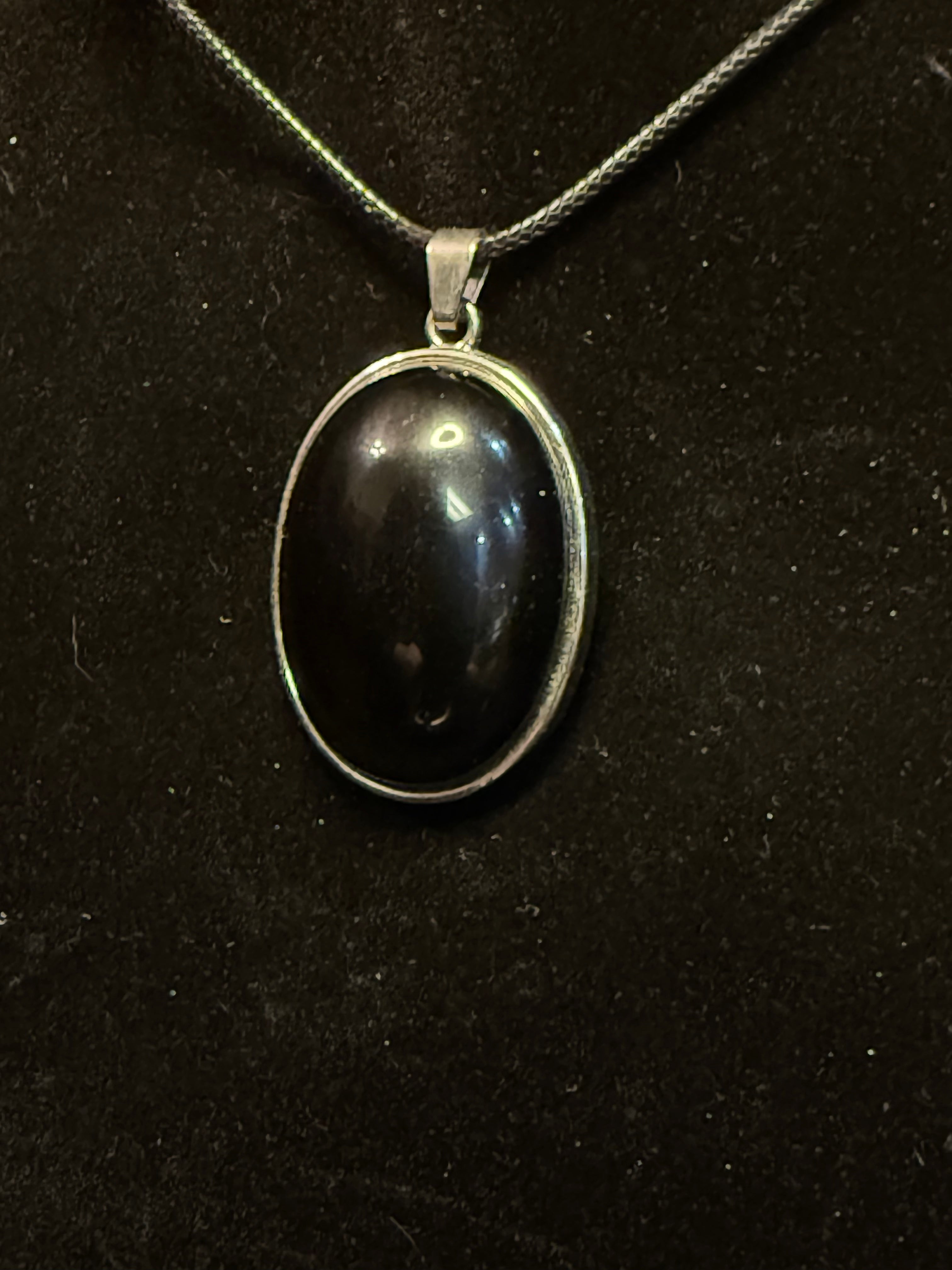 Black tourmaline pendant w/necklace