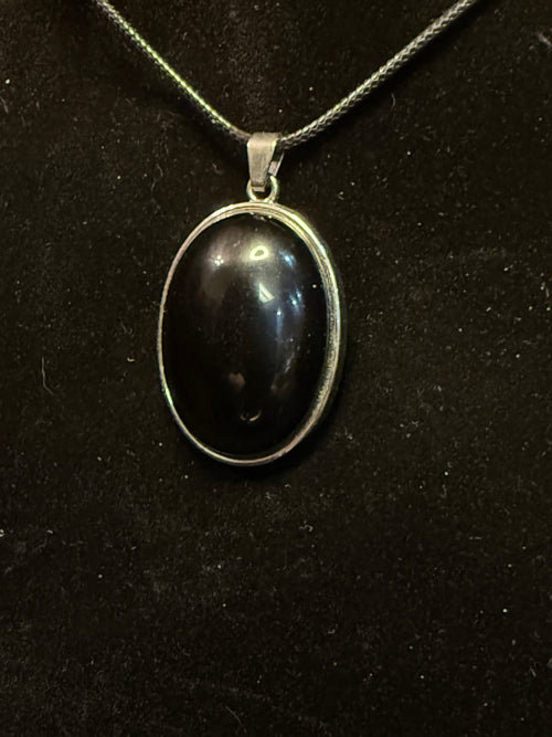 Black tourmaline pendant w/necklace