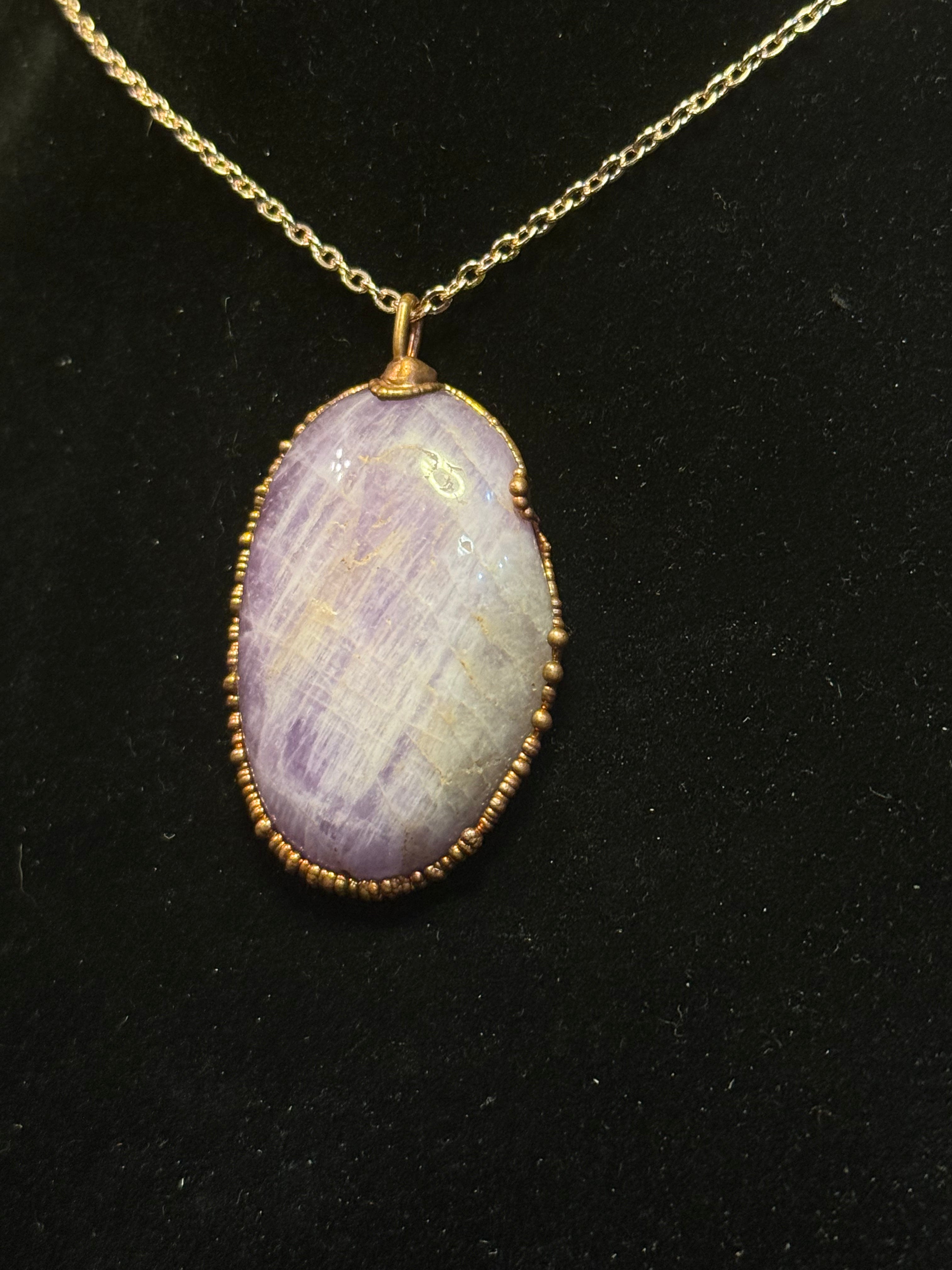 Kunzite copper plated pendant w/necklace