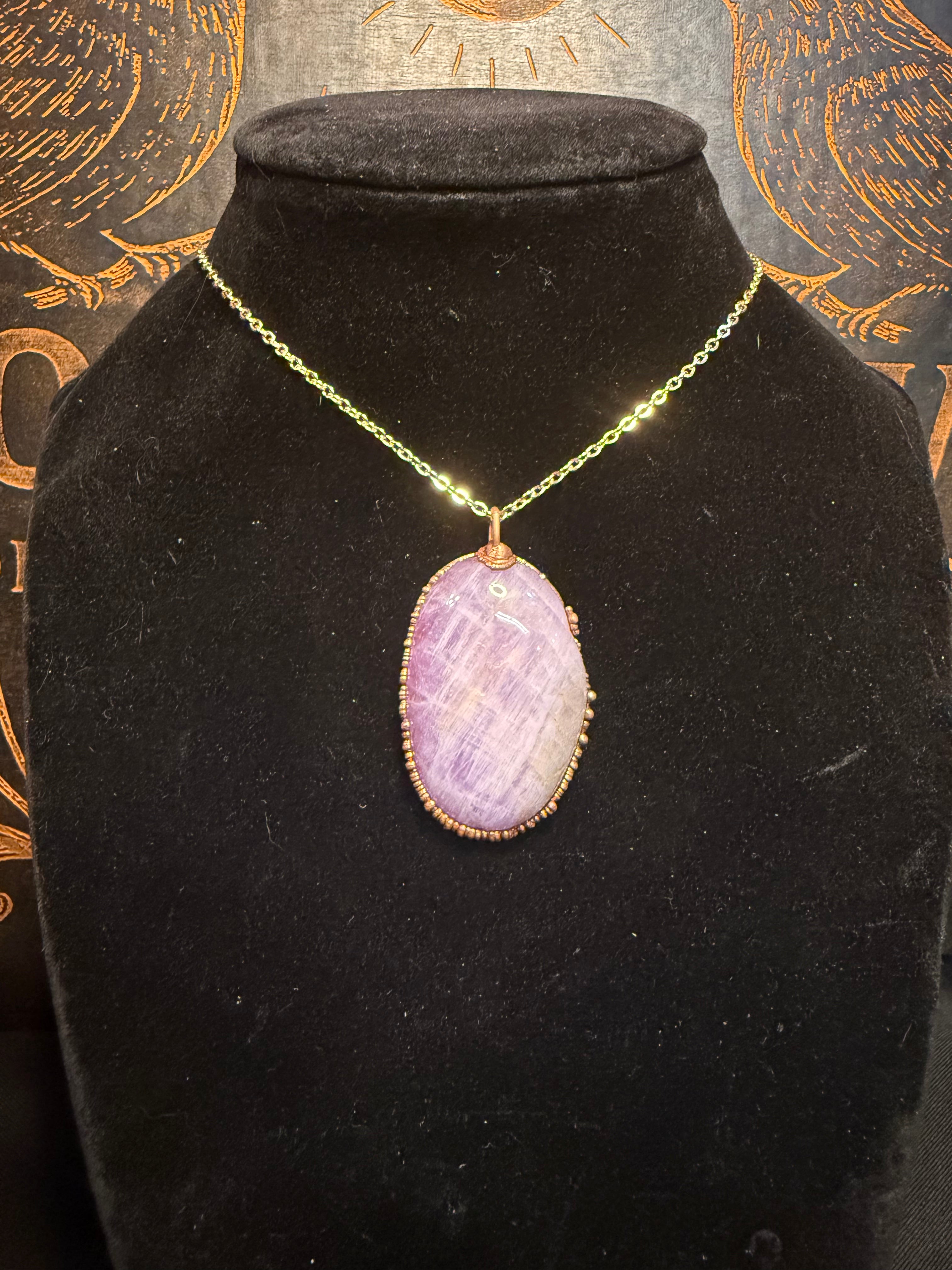 Kunzite copper plated pendant w/necklace